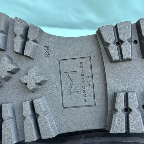 NWOT- Marc Fisher Pierson Lug Sole Bootie Size 8.5 - Picture 7 of 10
